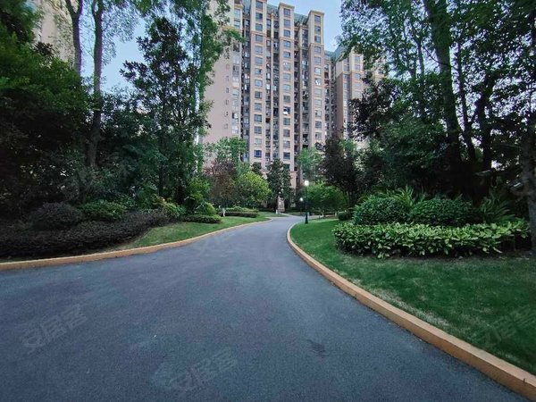 重庆铜梁铜梁城区美丽泽京美丽泽京,豪装3房,家具家电齐全,1800元一个