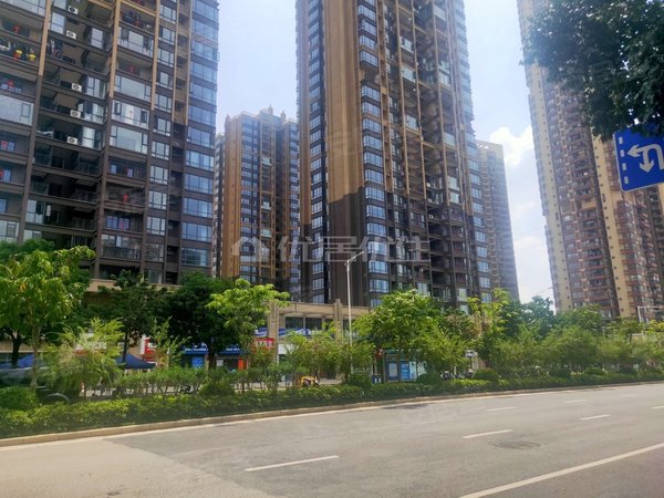 南宁兴宁区政府金源一品江山金源一品江山 首租配齐大3房 租金2300