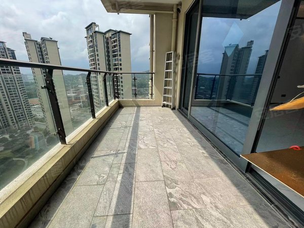 广州增城凤凰城碧桂园云顶碧桂园云顶 5室2厅3卫 现状吉屋出租 南北