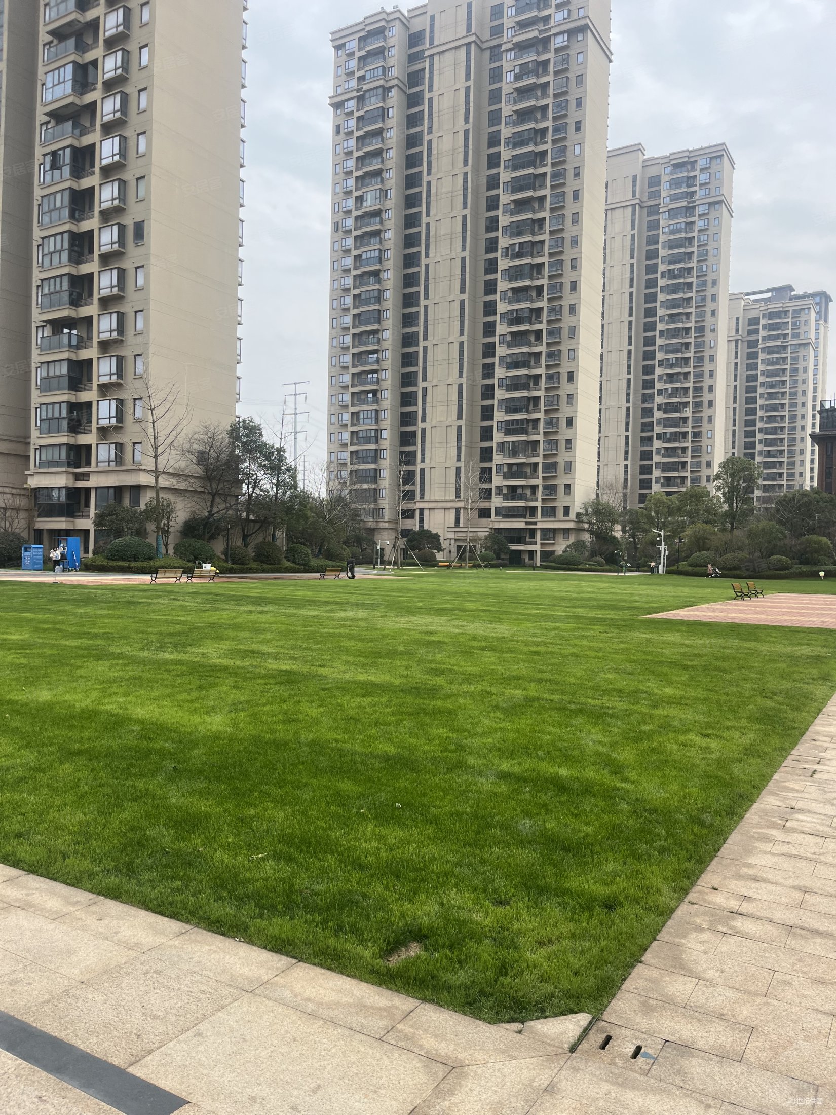 新力琥珀园(一期)3室2厅2卫116㎡南北115万