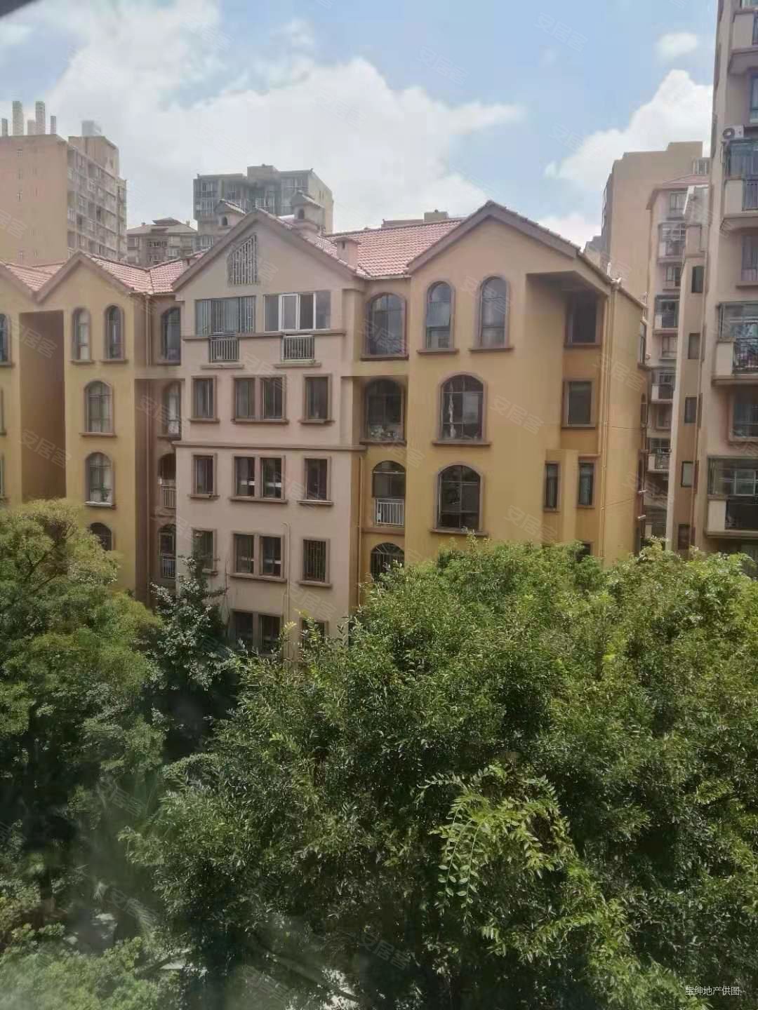 急售云大知城地铁口2房精装明厨明卫64万