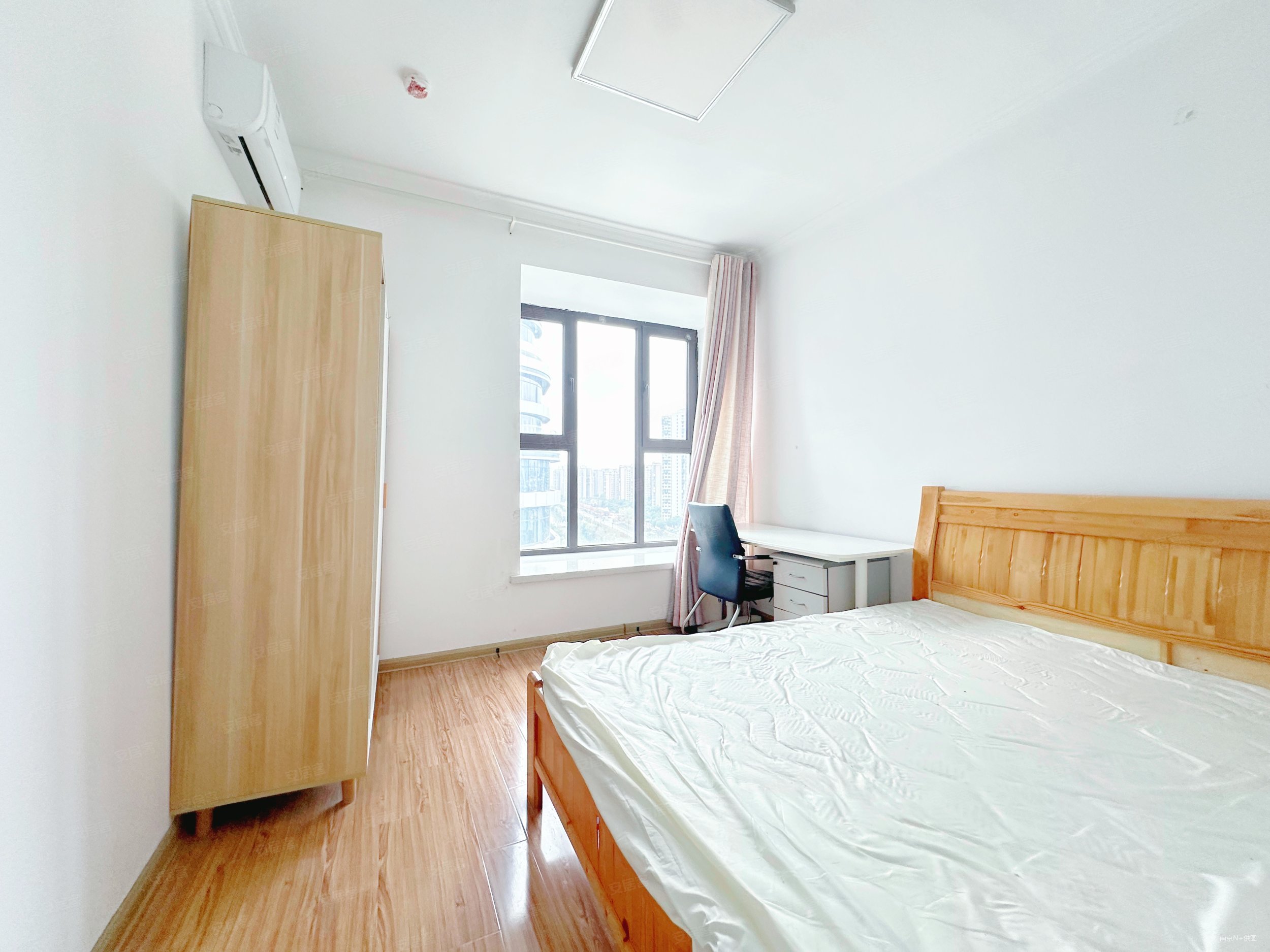 东方万汇尊邸1室1厅1卫75㎡南65万