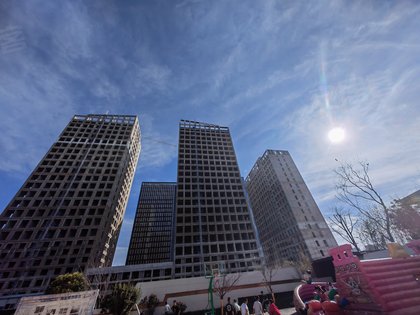 紫金中心,众天路与永中路交叉往北300米 - 昆明艺城pgc紫金中心二手房