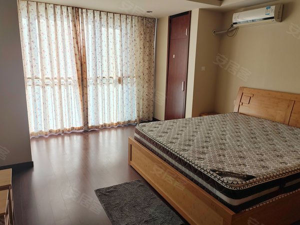 青岛崂山金家岭恩马文景园金狮广场北 恩马文景园 精装套二 家具家电