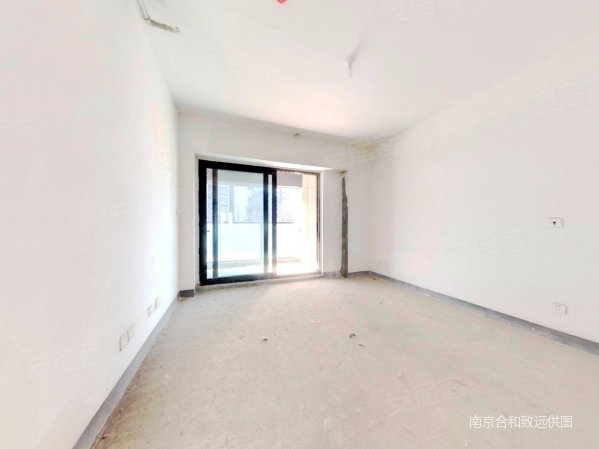 深业揽江府 双卫格局 满五 楼龄新 出行方便 朝南