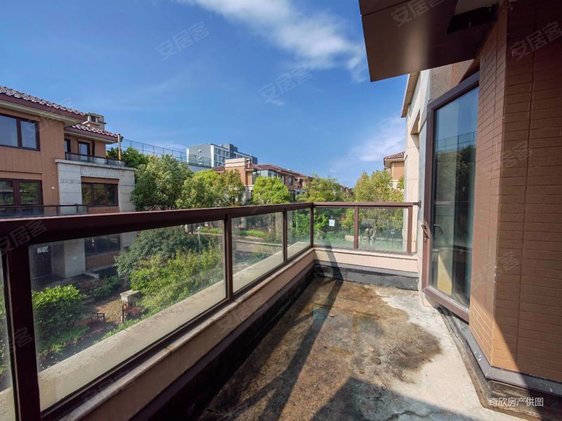 悦山湖南区别墅