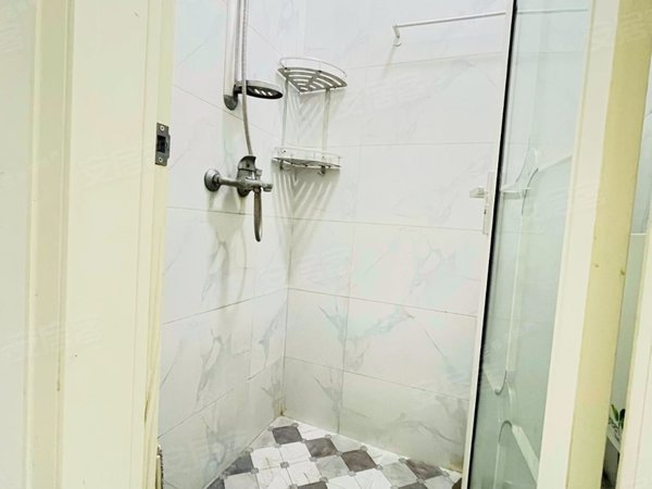 中华广场楼梯二楼有阳台省医中山医口腔医院采光好