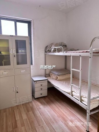 东苑A区4室2厅2卫154㎡南北465万