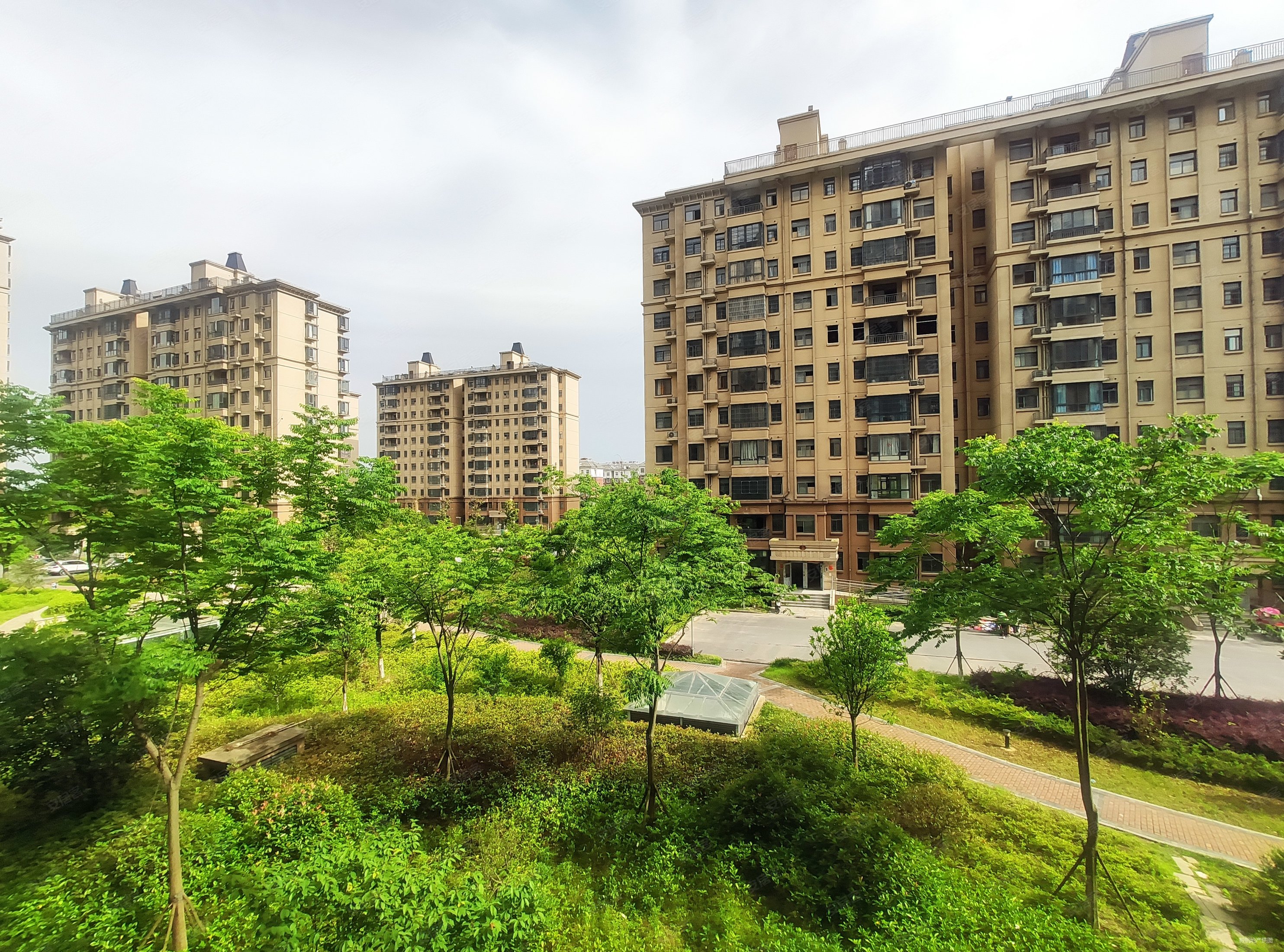 东方名城(舒城县)3室2厅2卫111㎡南北73万