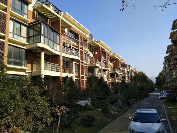 杭州富阳银湖三江鸣翠蓝湾(公寓住宅)三江鸣翠蓝湾精装上叠排 4室2厅4