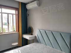 上海闵行龙柏金汇北卧一室户价格低，性价比高，看房方便，接受短租出租房源真实图片
