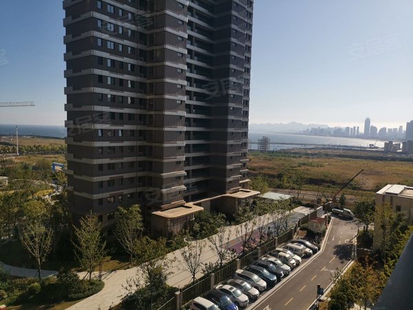 青岛黄岛灵山卫融信海发海月星湾滨海大道沿线 海景精装loft拎包入住