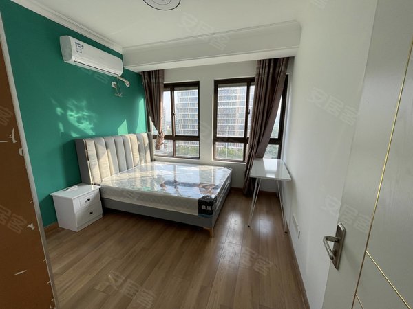 昆山花桥花桥新城花溪公馆花溪公馆 三房 无中芥费  押一付一 近人才