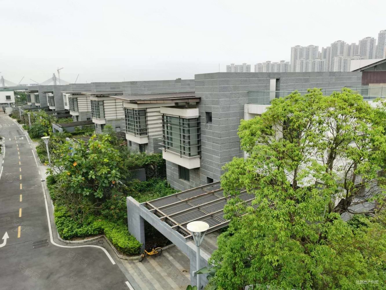 华发水郡独栋别墅私家泳池亲水甲板赏荷花