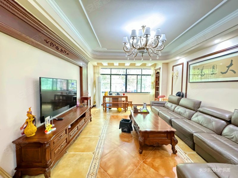 山水英伦庄园精装一楼 诚心出售 配套齐全 带院子 近地铁!