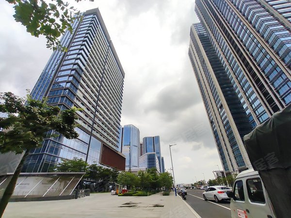 广州黄埔鱼珠保利鱼珠港(商住楼)保利鱼珠港 全新豪华公寓一线江景