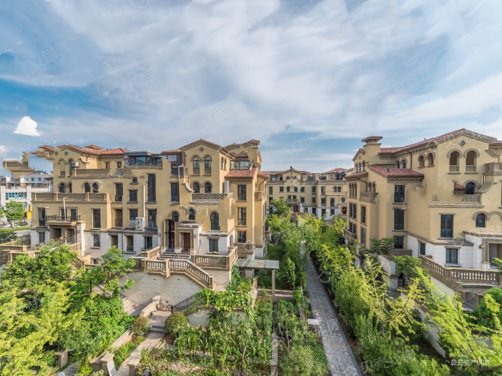 美达檀香山6室3厅4卫399.25㎡南北508万