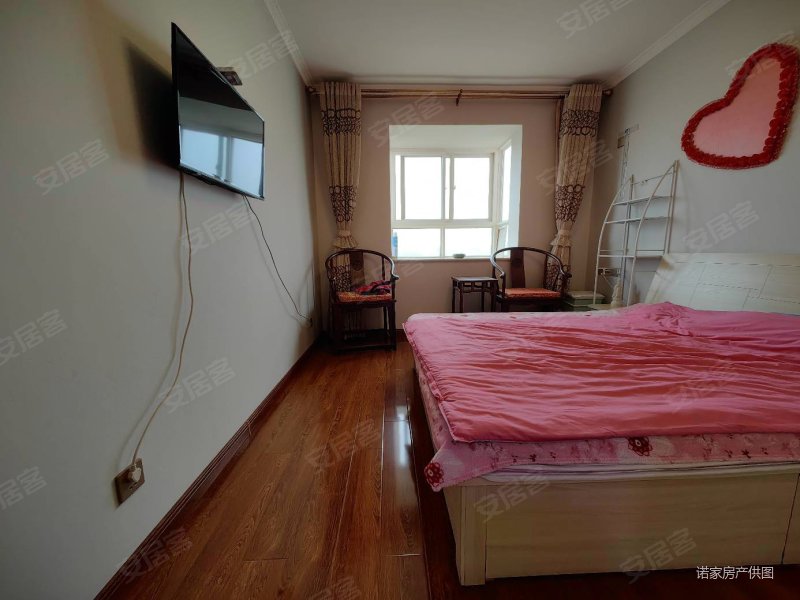 韦曲南潏河公园世家全款更名一把付 三室精装修停车方便采光好