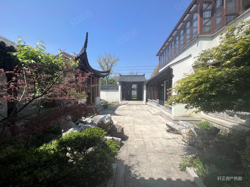 天伦随园(昆山)4室2厅3卫253㎡南北1700万