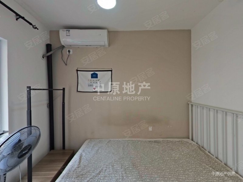 主卧朝南,电梯房,小区中心位置,诚意出售,精装修,保利金爵公寓二手房