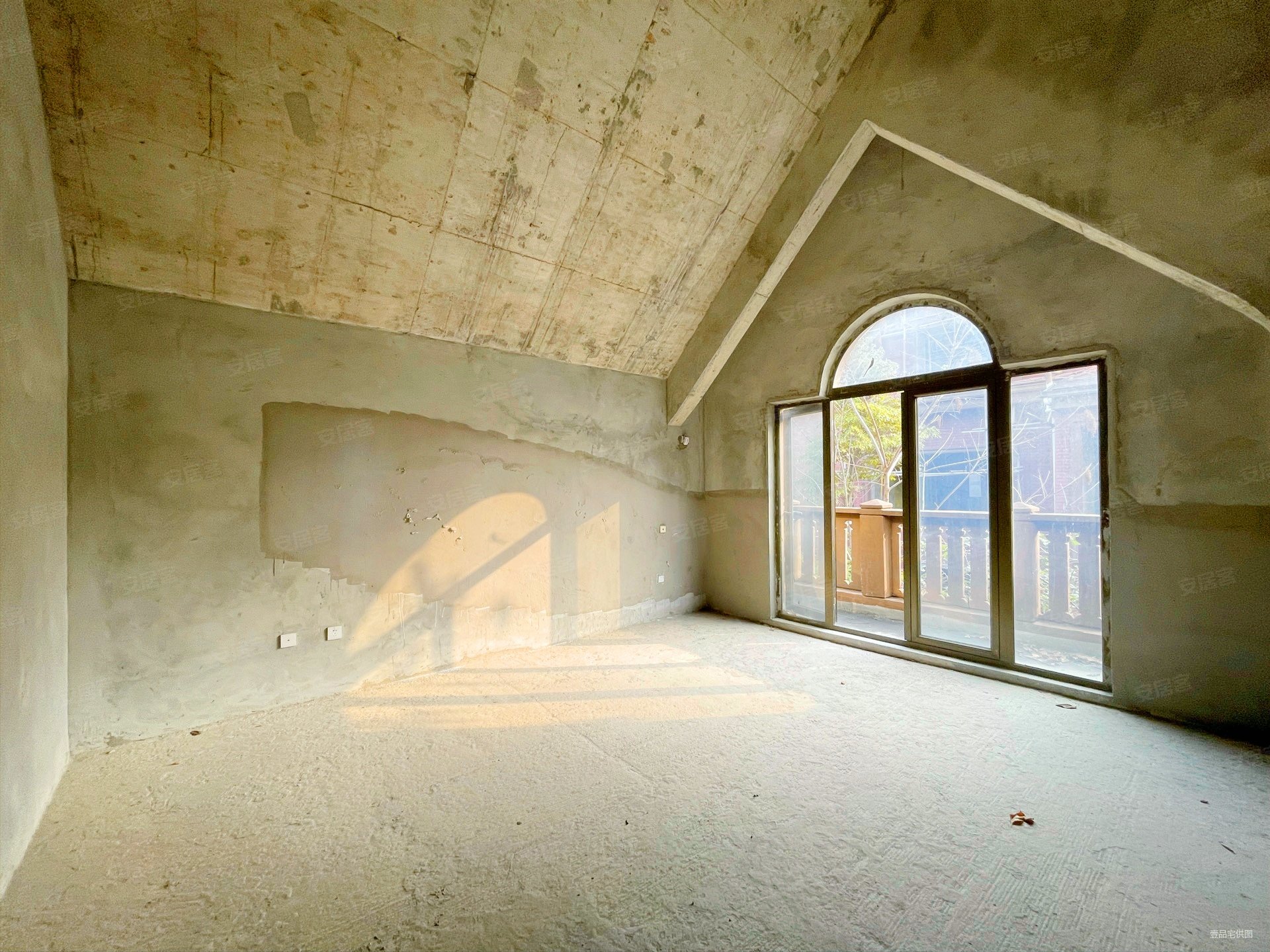 龙泉蜀都大道旁中粮御岭湾纯别墅高端住宅区 带超大花园随时看房