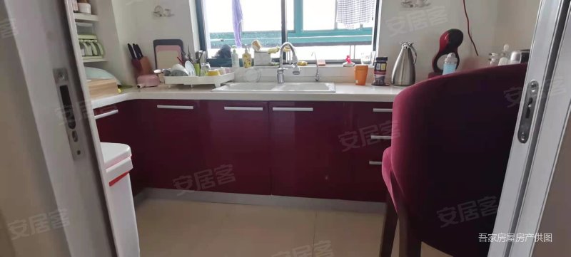 天山华庭(西区)5室3厅3卫158.45㎡南北276万