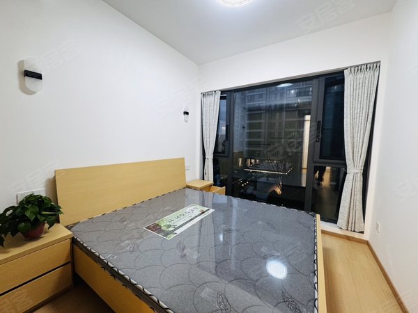 金华婺城湖海塘映湖华府金华罕见大平层6房超大客厅落地窗超大衣帽间全屋智能家居房源多出租房源真实图片