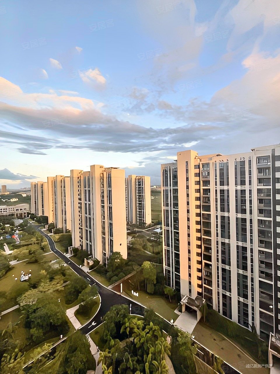 急售椰海大道万达广场附属医院附近碧桂园剑桥郡精装三房