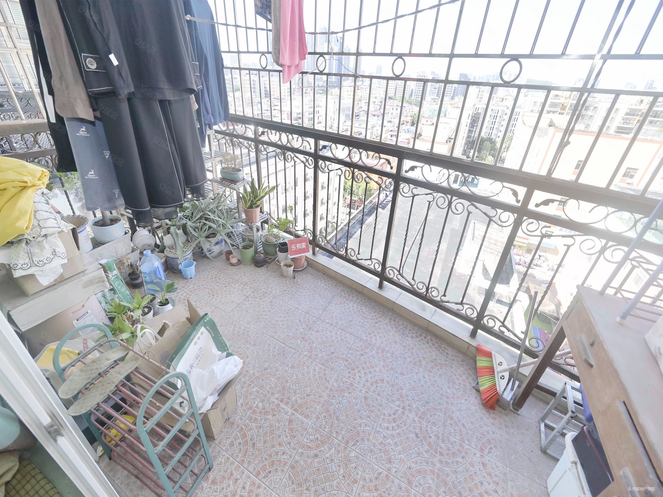 金叶茗苑3室2厅1卫95.96㎡西北402万