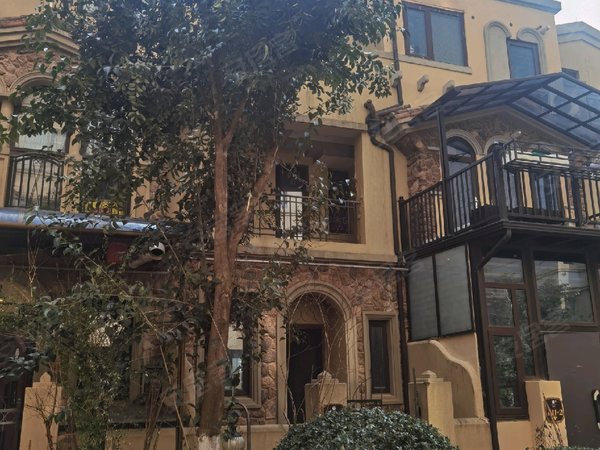 武汉黄陂盘龙城珑璟轩(别墅)珑璟轩(别墅) 5室3厅3卫出租房源真实图片