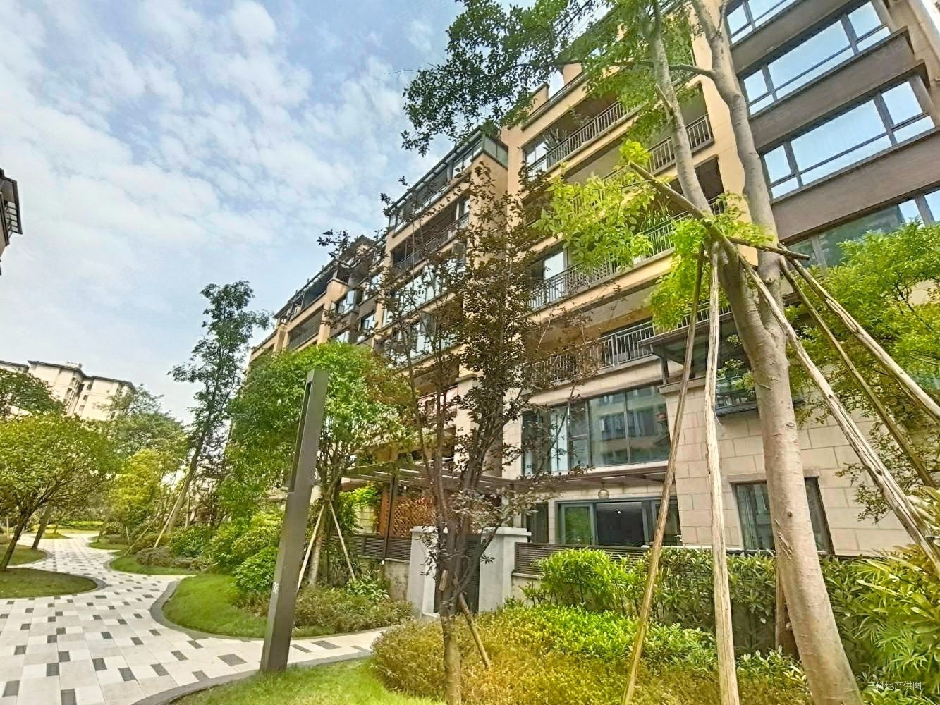 李家沱商圈奥园誉府大平层洋房四室两厅两卫带露台小区环境好