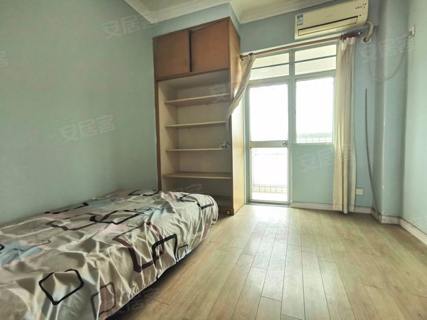 【多图】尚景花园,龙城国际租房,尚景花园 4室2厅3卫 5500.