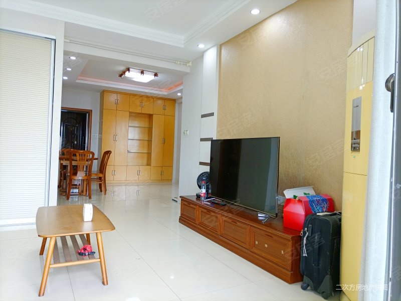 次新小区 保利雅苑精装二房 中上楼层    急抛有钥匙