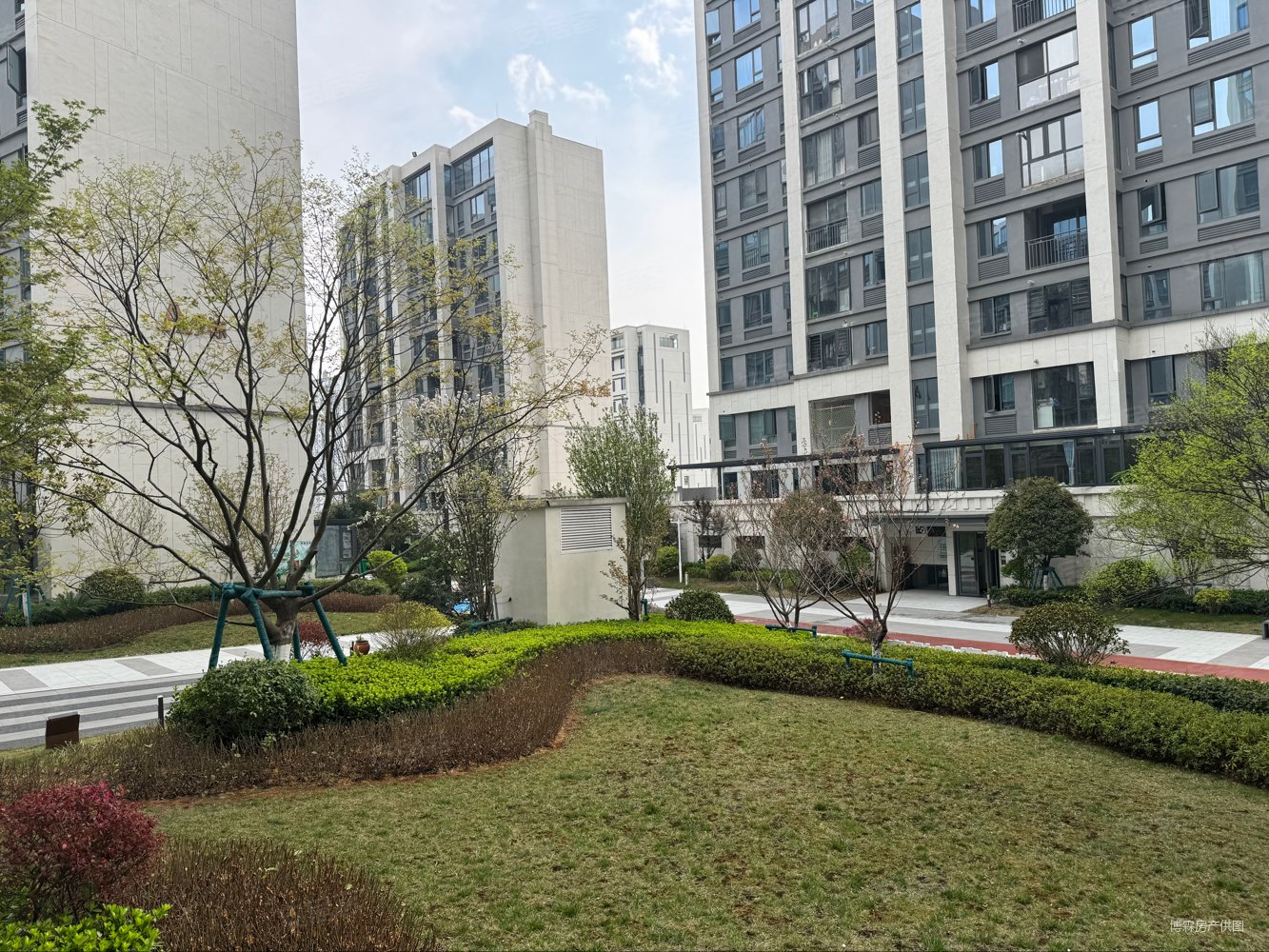 远洋风景洋房1楼赠送地下室120平