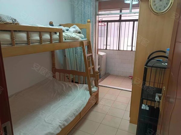 北京路昆十中恒隆广场地铁口中医院宿舍精装两房带围院