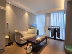 青岛崂山麦岛海信国际中心公寓 一室一厅 性价比出租房源真实图片