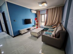 翡翠城单身公寓精装，可月租2000，三个月起租