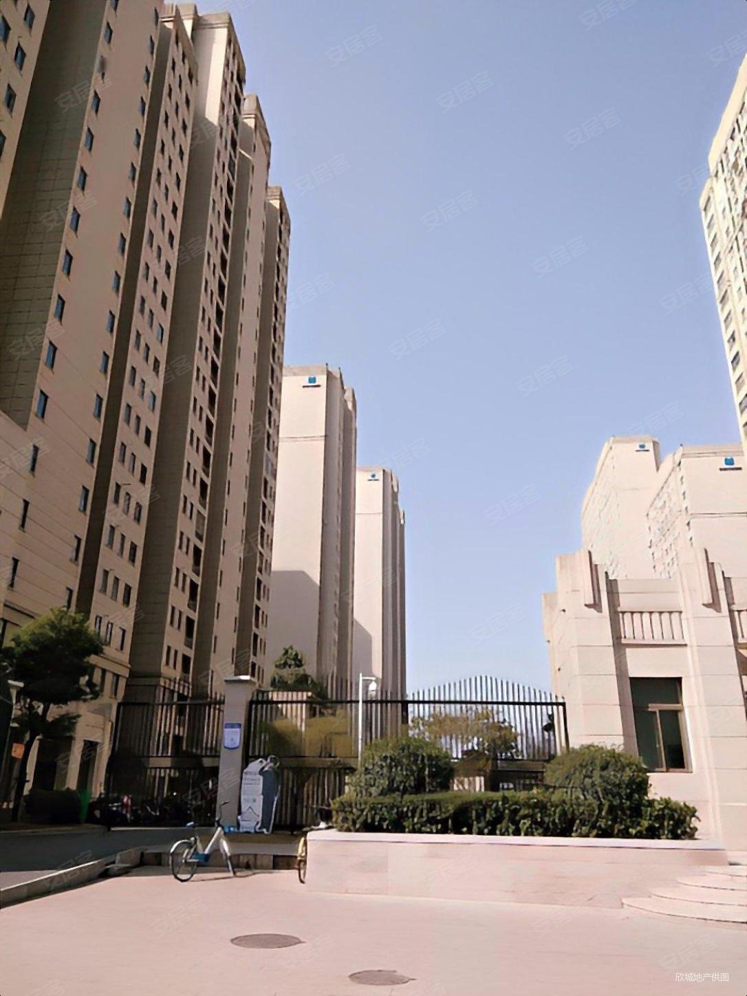 河西万达地铁口 次新房 精园 看房方便 中间楼层 急售诚售,精金花园二