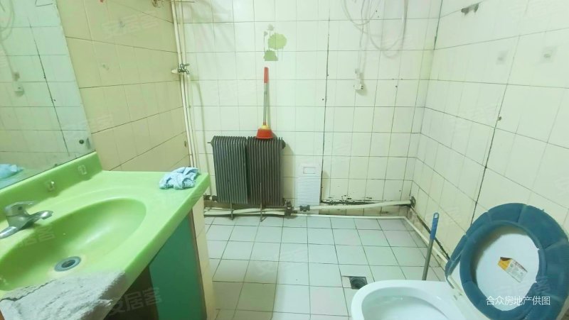 华新小区多层2楼封闭管理 亚泰大街长新街多条公交车站扶贫市场