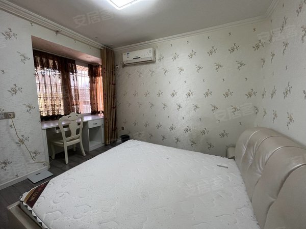 凉山西昌长安中中信国际花城西客站电梯套三双卫带家具家电。价格可谈出租房源真实图片