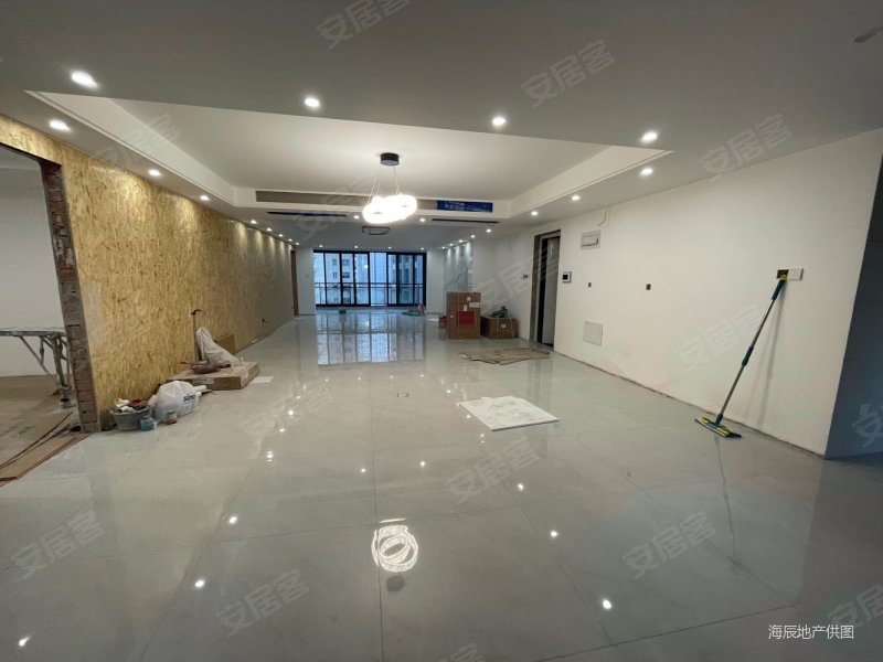 人民广场中福城三期大平层南北通透满五年随时看随时可以交房