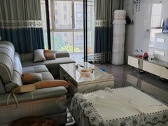 鹰潭月湖月湖城区市中心电梯房 精装四房两卫拎包入住 家电家具齐全出租房源真实图片