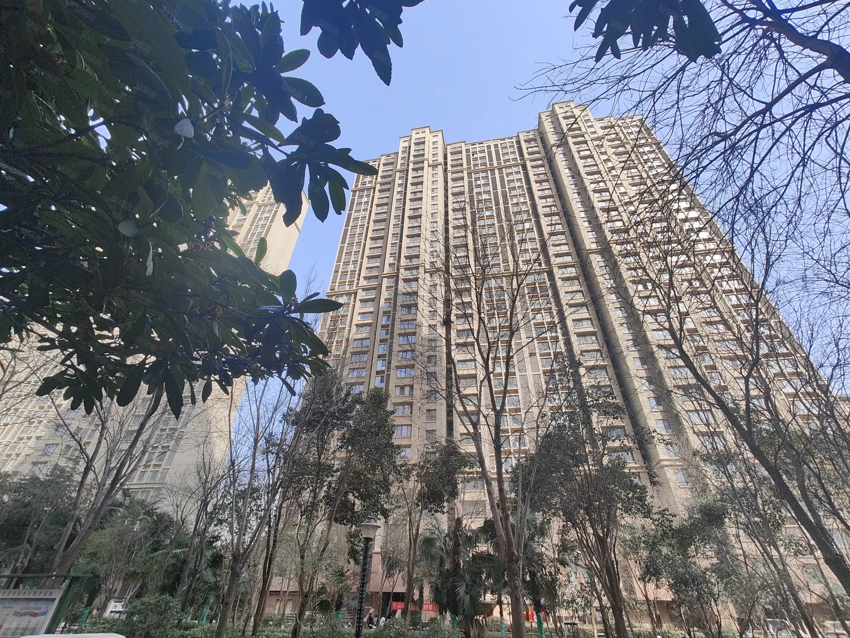 宝龙城市广场(二期)2室2厅1卫96㎡南79万