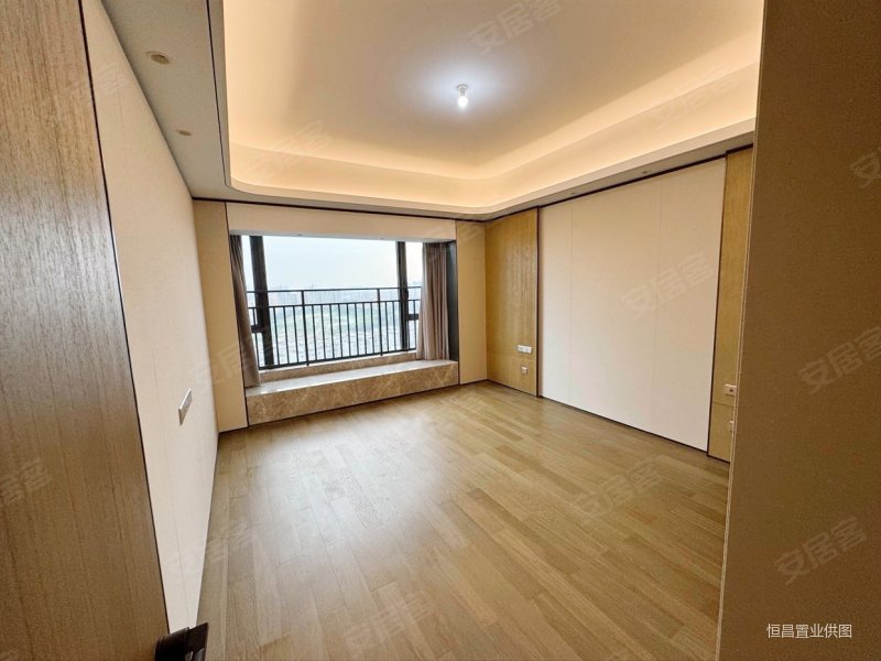 户型方正大气  贵享受新装修管家式管理