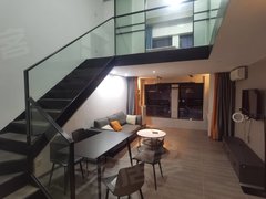 石狮石狮服装城世茂摩天城可押一付一！出租米兰广场两房一厅1620元朝南可住家可做电商出租房源真实图片