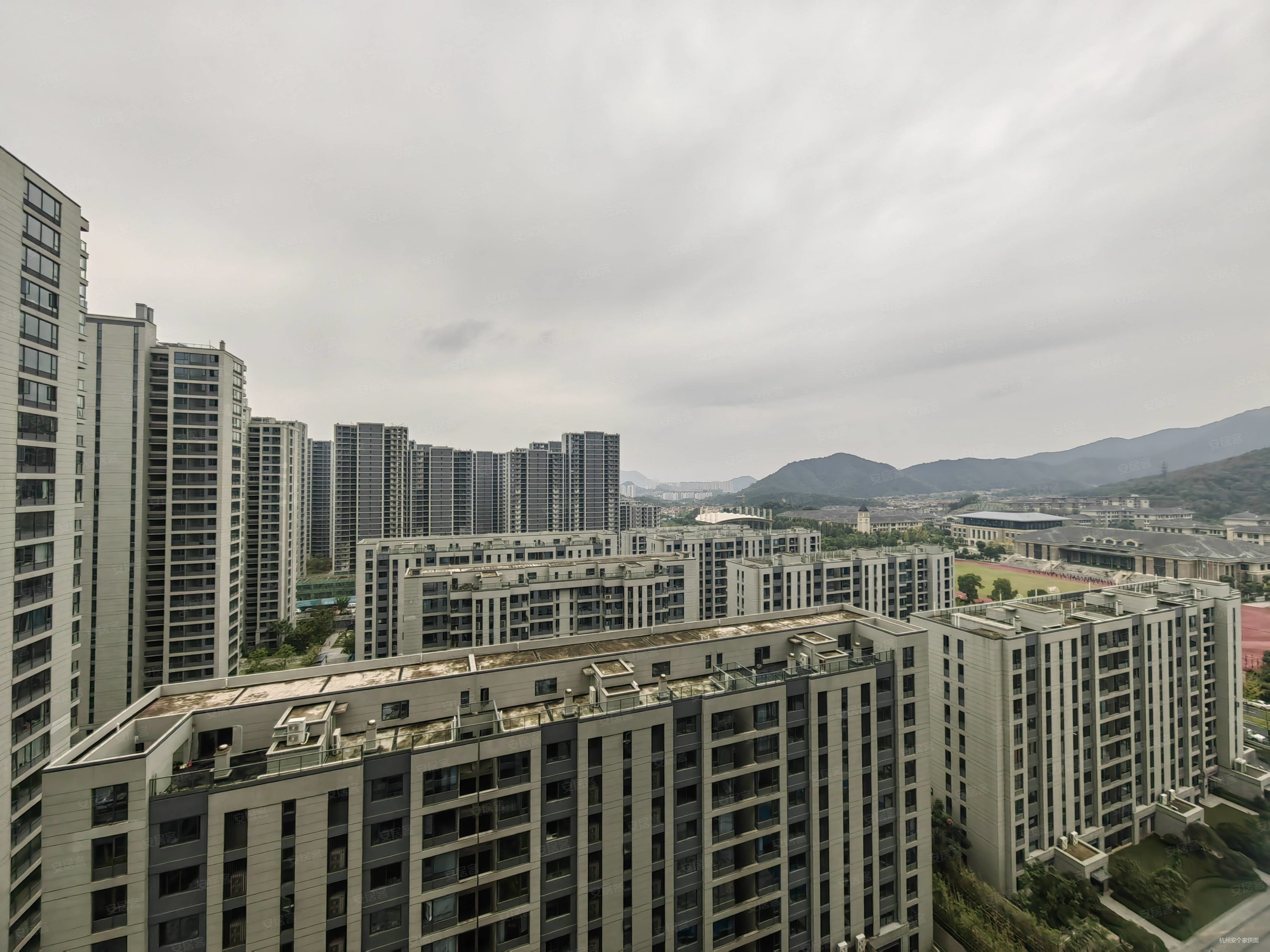 诚售祥生云湖城一期满2年精装3房仅售168万