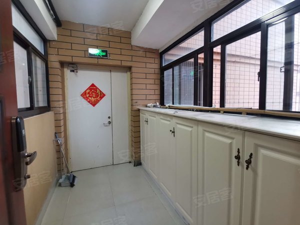 连云港海州苏宁广场凤凰名都凤凰名都 2室2厅1卫 90平 电梯房 精装修