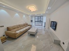 桂林七星五里店七星区万达商圈！棠棣之华对面和平新城电梯两房！装修特别好出租房源真实图片