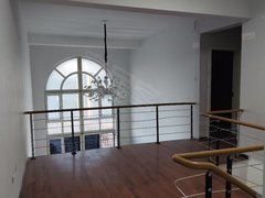 阿克苏阿克苏市阿克苏城区左岸明珠高层复式楼，空房，年租18000，适合，也可住家出租房源真实图片