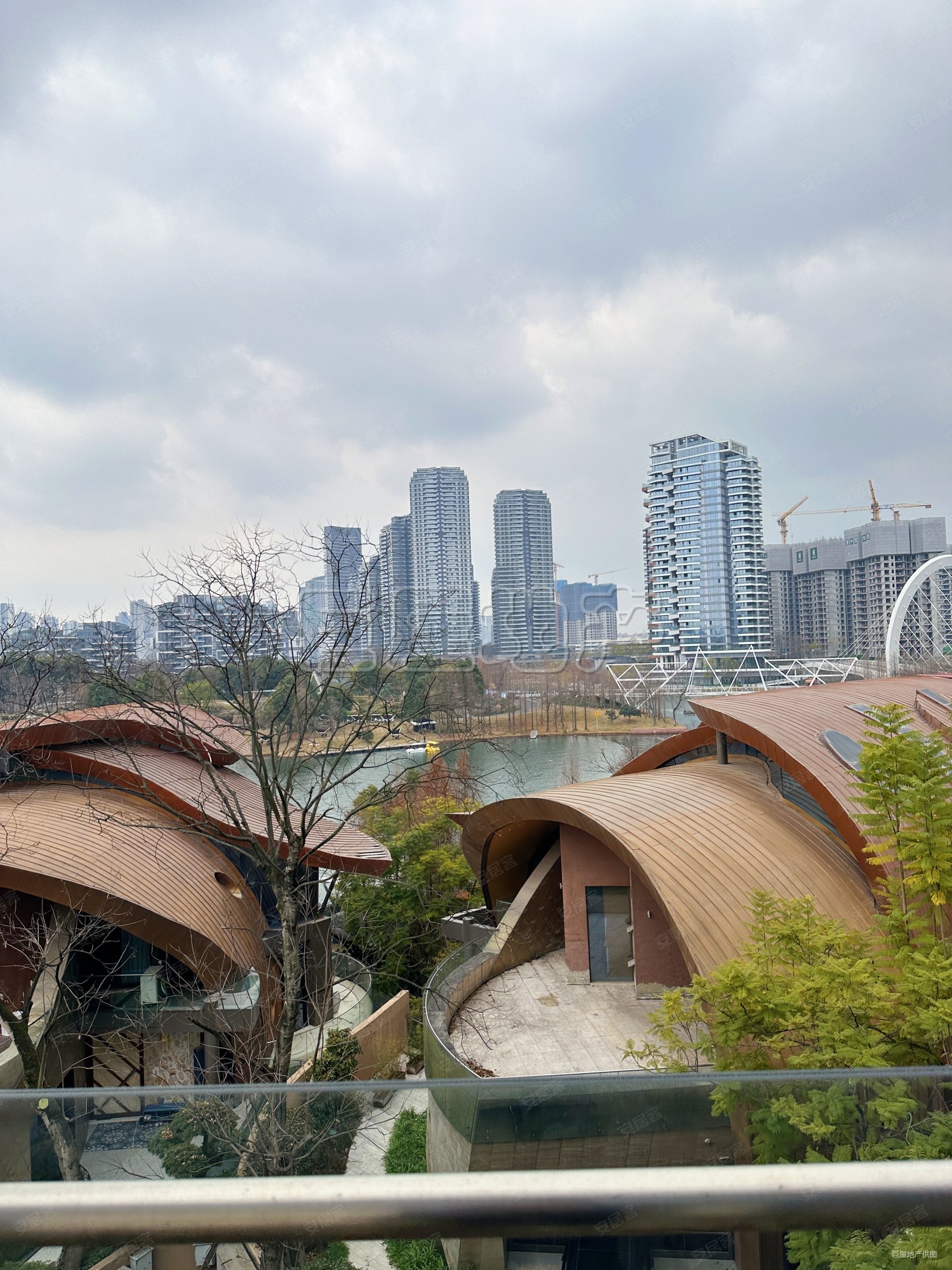 麓湖黑系黑蝶贝独栋别墅 带私家码头 位置私密安静,麓湖生态城黑蝶贝